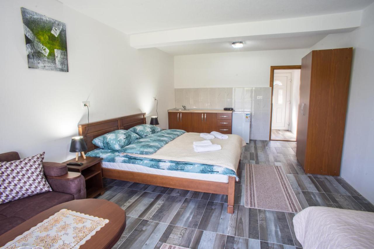 זבליאק Apartmani Jezero מראה חיצוני תמונה